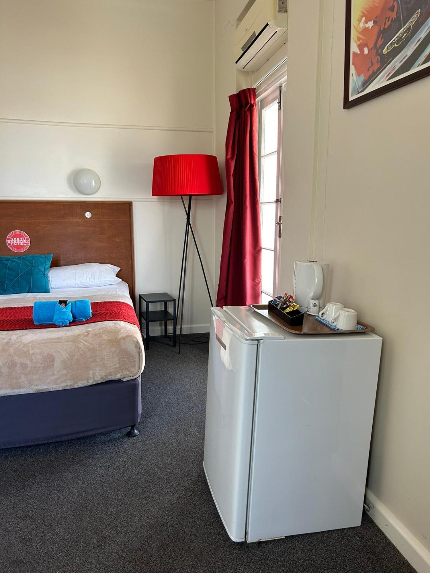 North Gregory Hotel Уинтън Екстериор снимка